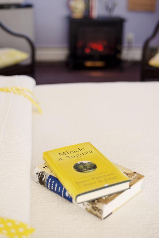 Himrod Savannah House Wine Country Inn & Cottages חדר תמונה