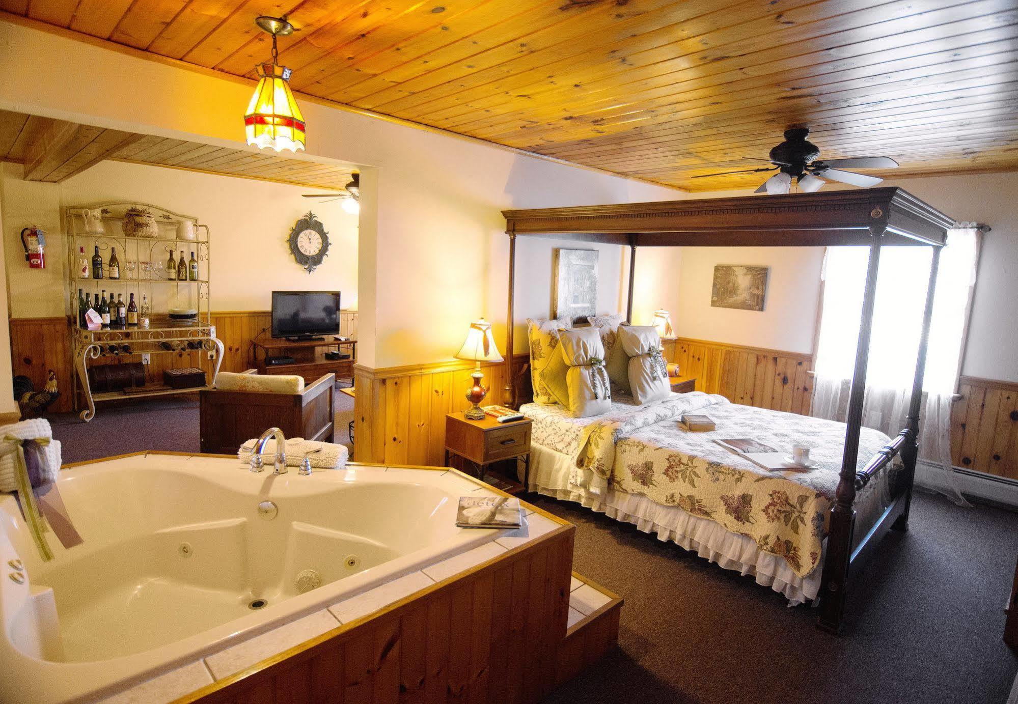 Himrod Savannah House Wine Country Inn & Cottages מראה חיצוני תמונה