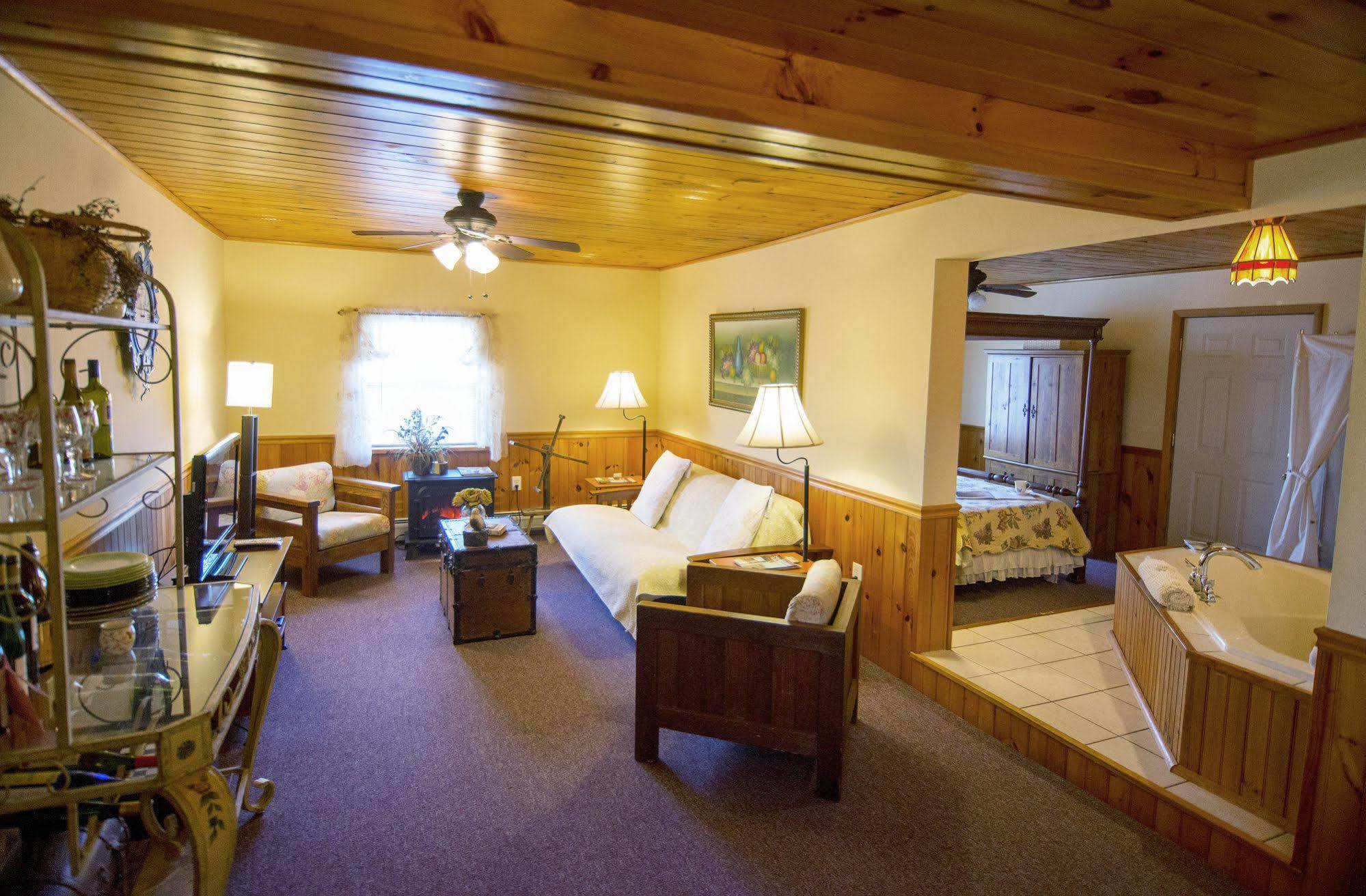 Himrod Savannah House Wine Country Inn & Cottages מראה חיצוני תמונה