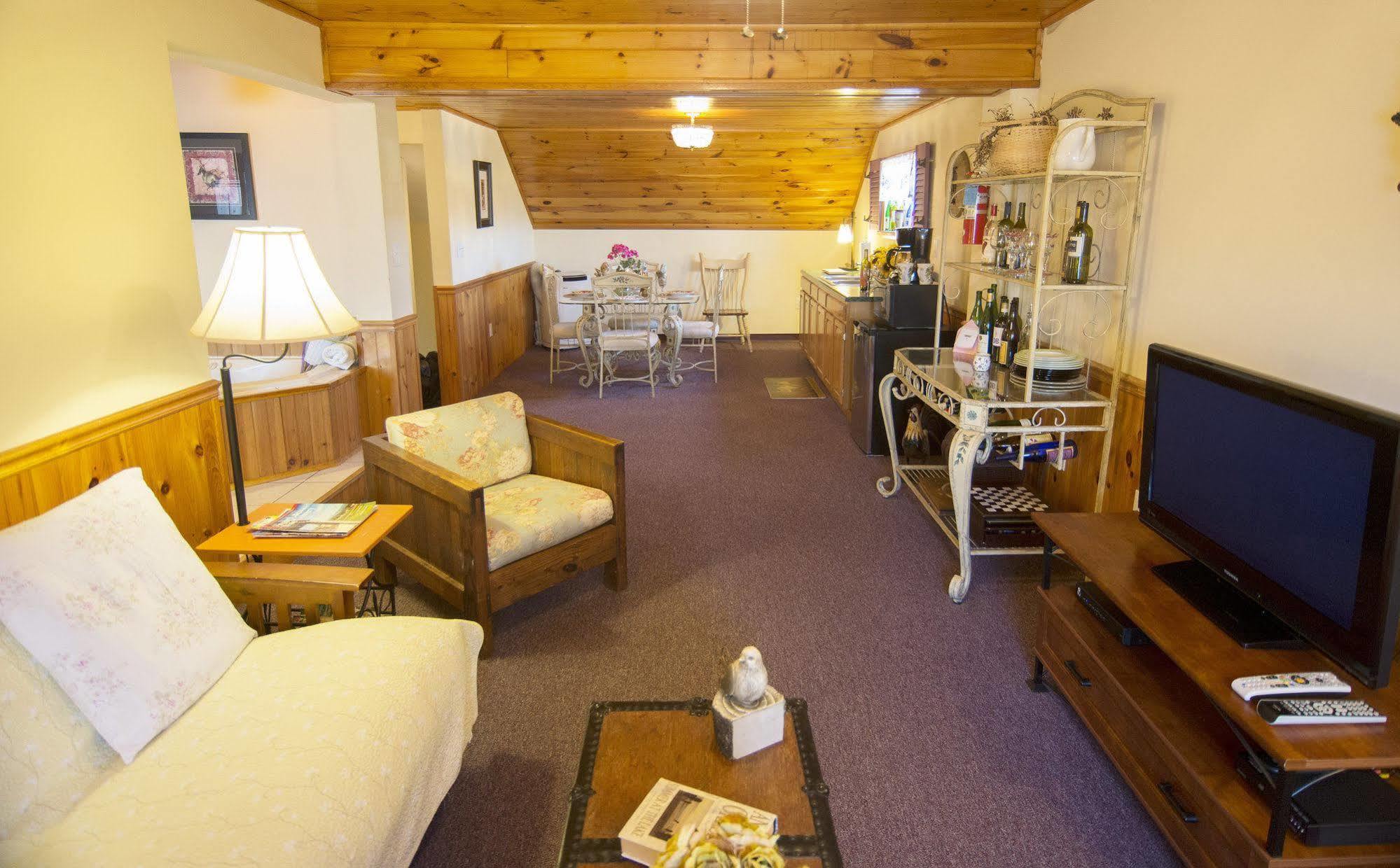 Himrod Savannah House Wine Country Inn & Cottages מראה חיצוני תמונה